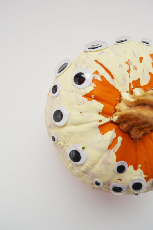 googly eyed pumpkins: pumpkin decorating tips